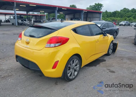2016 Hyundai Veloster z USA, uszkodzony, nr VIN KMHTC6AD9GU272778